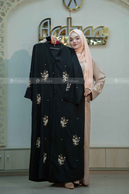 Zaynab Openable Abaya - Black